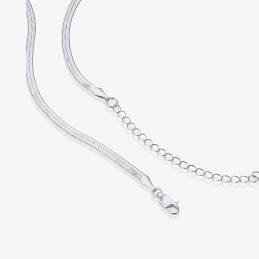 Emra Snake Chain Necklace – Sleek Sophistication & Versatility