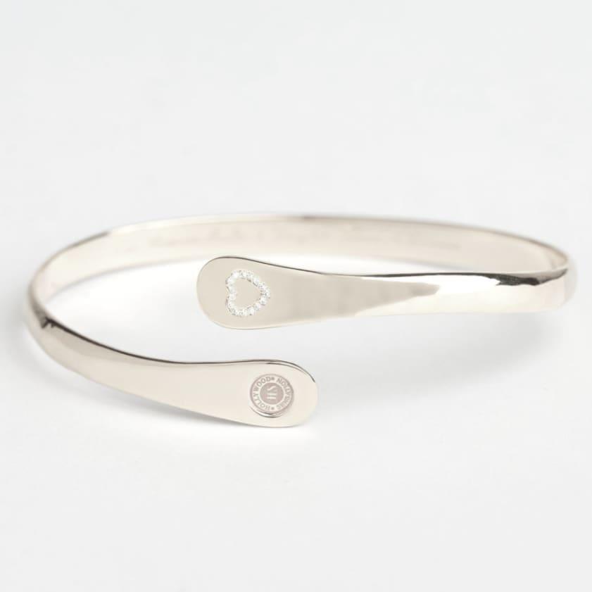 Engraved Mother Daughter Bracelets- Engraved Love Between Mother and Daughter Knows No Distance Bracelet Silver Mother Daughter Bracelets