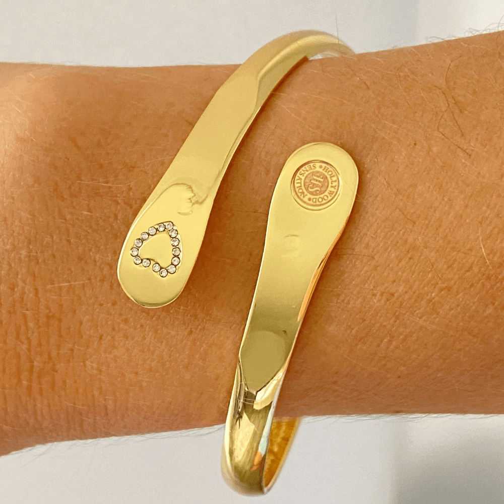 Engraved Mother Daughter Bracelets- Engraved Love Between Mother and Daughter Knows No Distance Bracelet