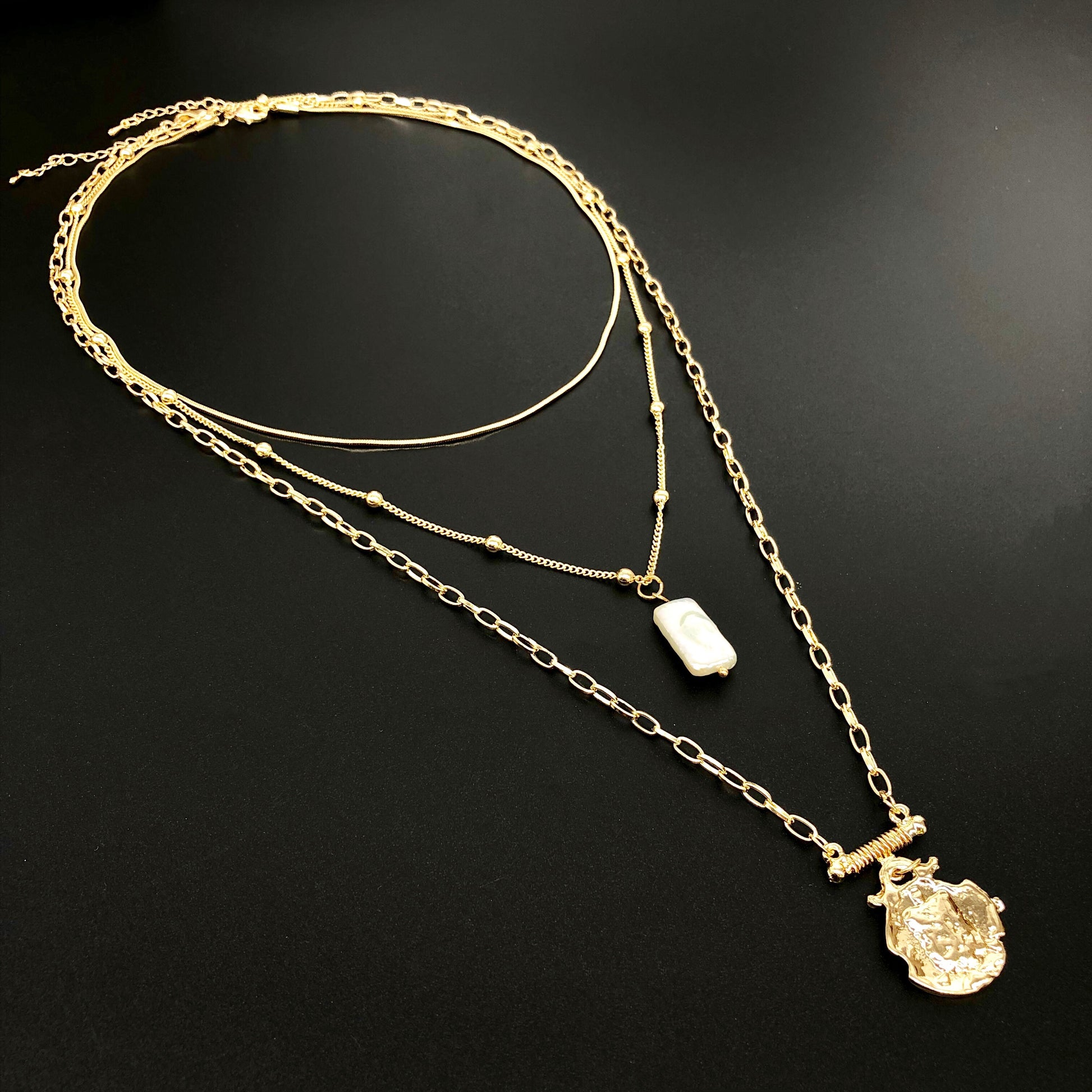 Three Layer Necklace with Simulated Pearl and Gold Pendant-Hollywood Sensation®